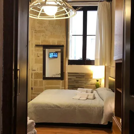 Palazzo Prioli * לצ'ה